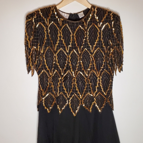 Golden Leaf Beaded and Sequin Black and Gold Flowy Short Sleeve Evening Dress - Picture 3 of 16
